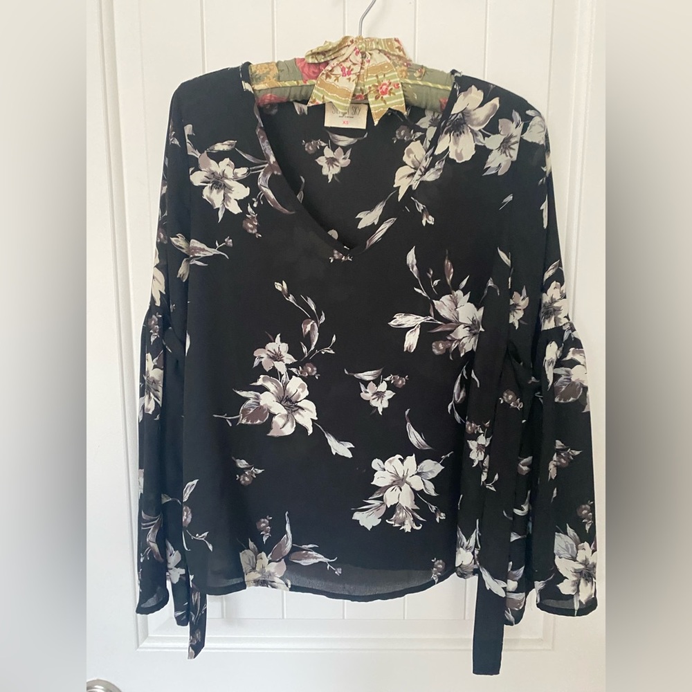 Sienna Sky Long Sleeve Tie Tunic XS